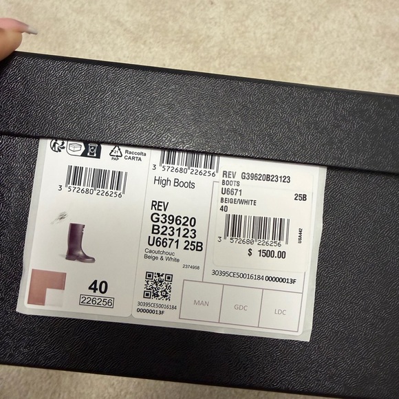 CHANEL beige and white CC Rain Boots - Picture 6 of 12